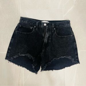 Abercrombie Curve Love mid-rise black boyfriend short. Size 26/2. Worn once!